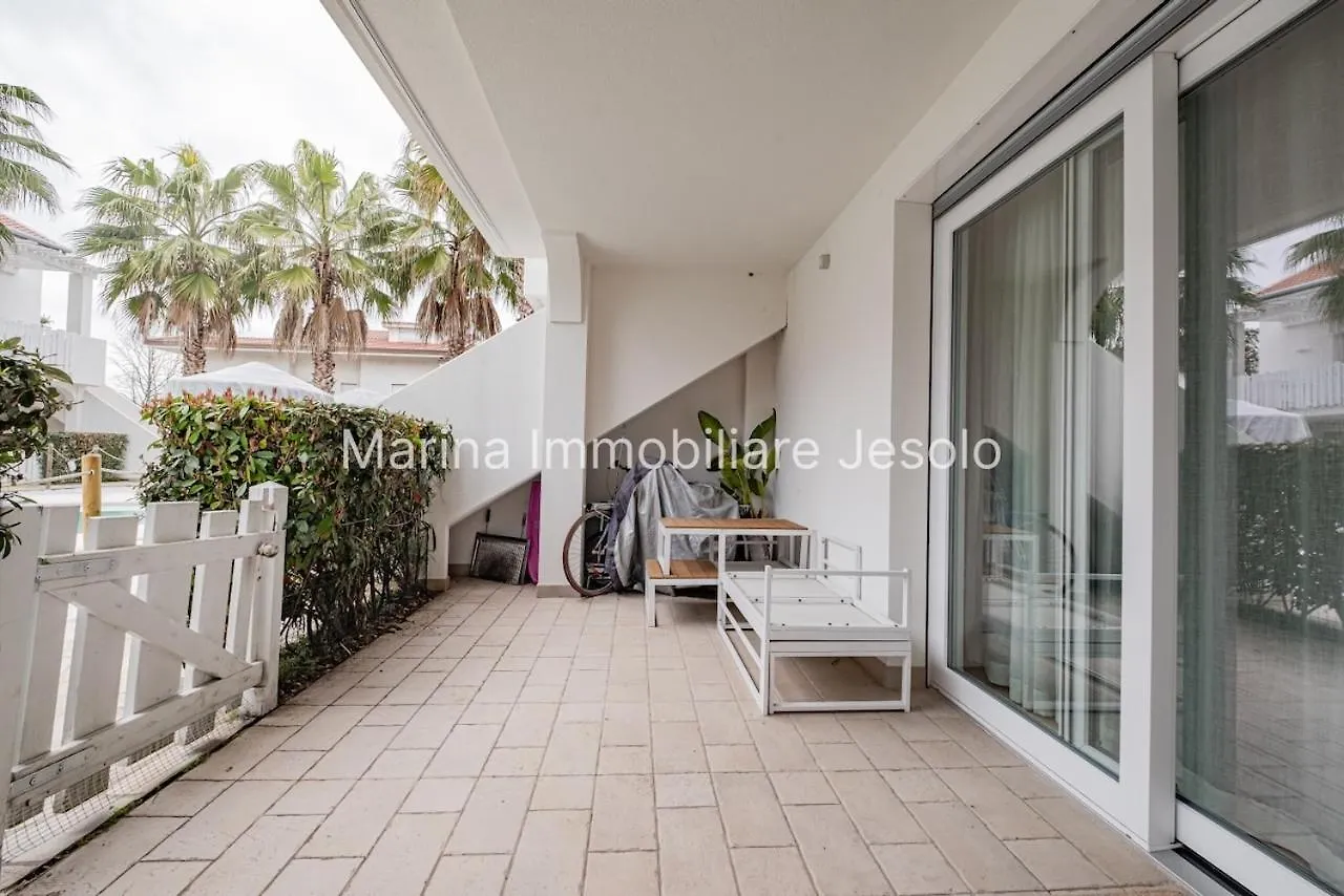 Oasi Beach Apartment Lido di Jesolo 0*,  Italy